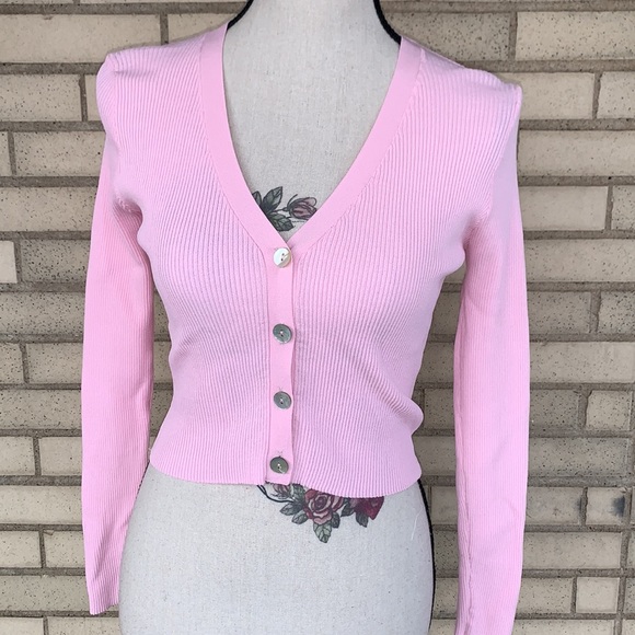 ❌DONATED❌Pink V-neck Button Down Ribbed Crop Top Cardigan - Picture 5 of 11